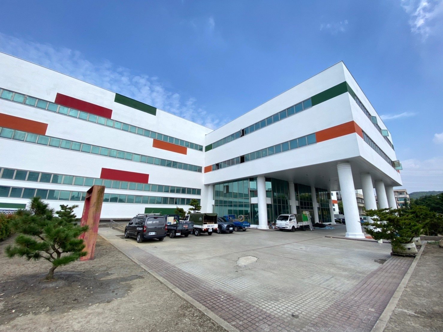 中部食品企業廠辦外牆更新與立面整體規劃完工全景
